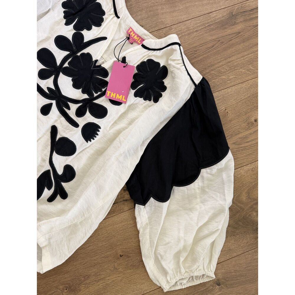 THML M NWT black white foral embroidered bubble sleeve blouse lightweight summer - Picture 2 of 9